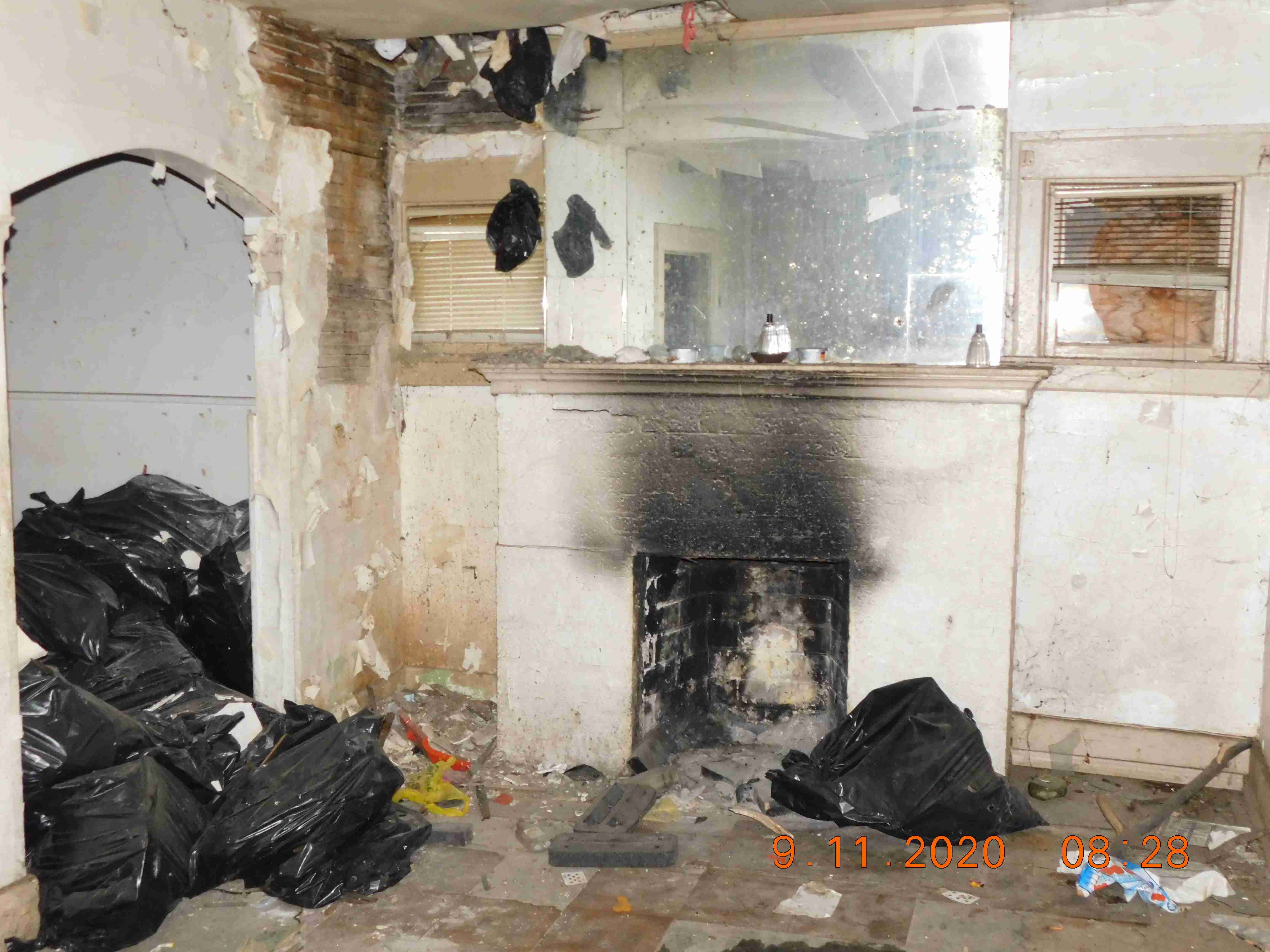 2241 Fullerton (5).jpg